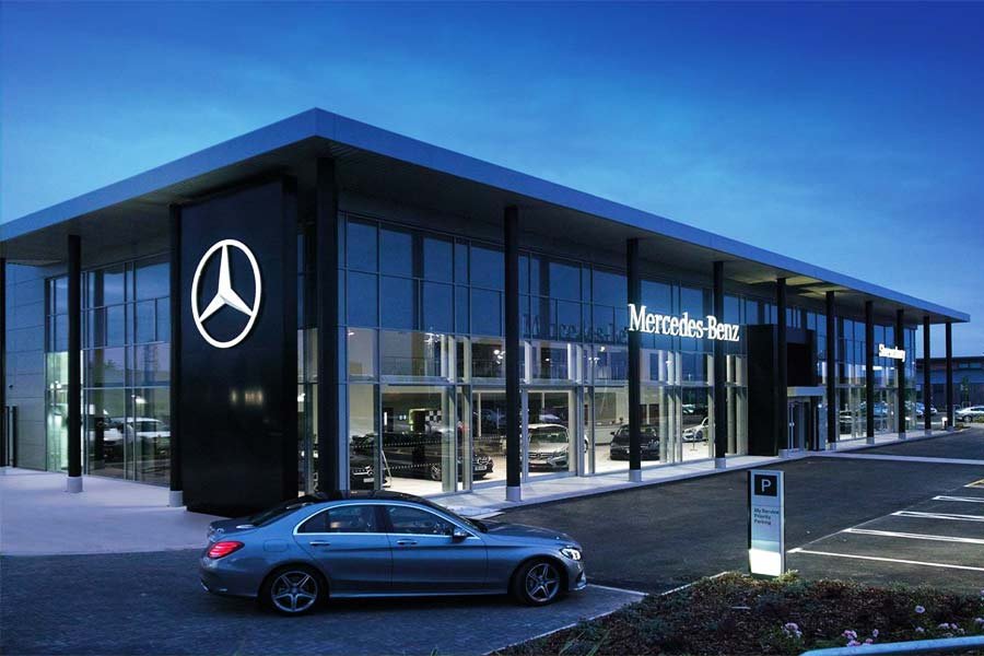 MERCEDES-BENZ SHOWROOM